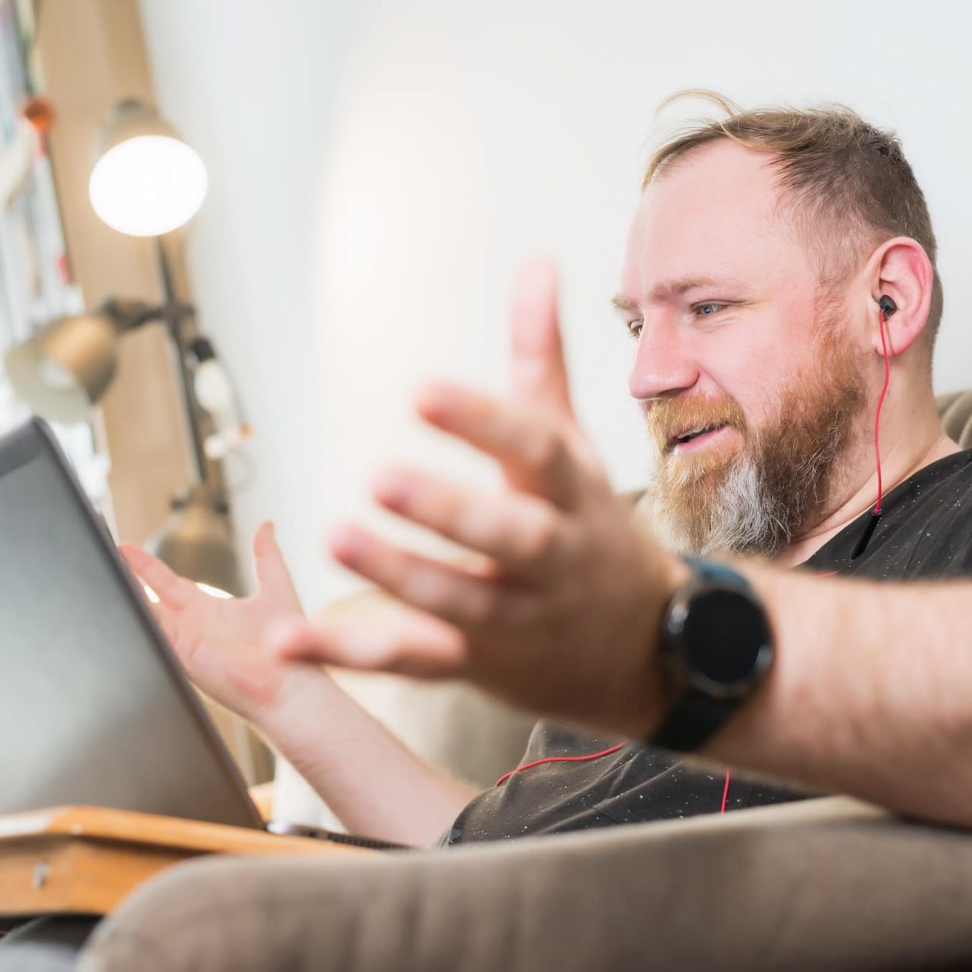 home-office-it-specialist-work-from-home-freelance_t20_nLPk8P